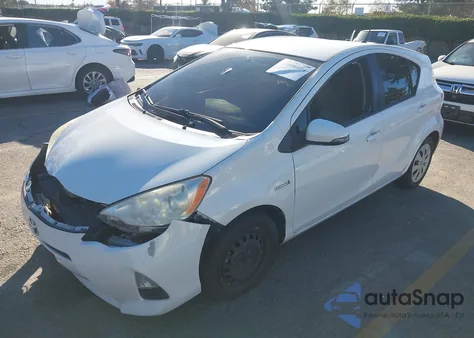 2013 Toyota Prius C Two z USA, uszkodzony, nr VIN JTDKDTB3XD1543782
